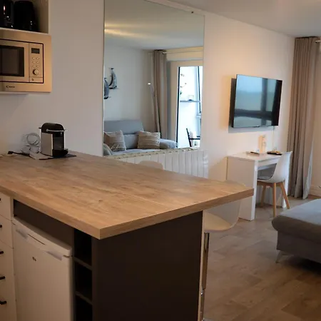 La Land, Traversant Vue Apartment *