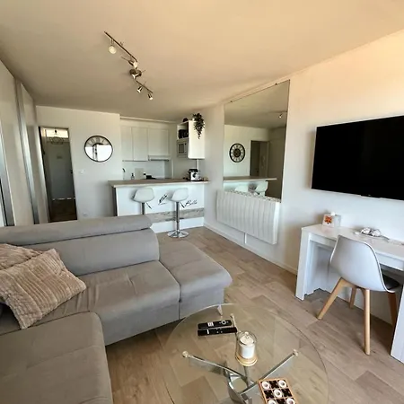 La Land, Traversant Vue Courseulles-sur-Mer