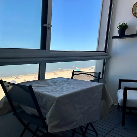 La Land, Traversant Vue Apartment Courseulles-sur-Mer