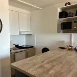 La Land, Traversant Vue דירה *